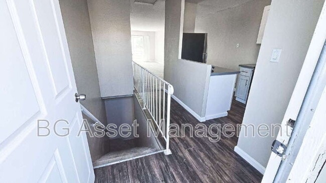 Building Photo - 112 Avian Dr
