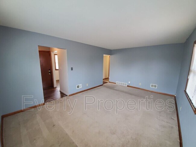 Building Photo - 5017 N 126th St