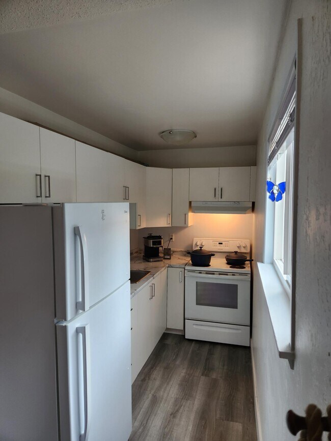 Building Photo - 1987 Kaltasin Rd