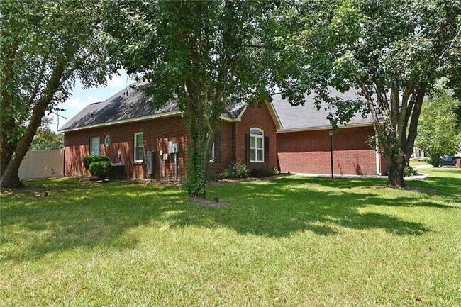 Building Photo - 314 Walden Station Dr