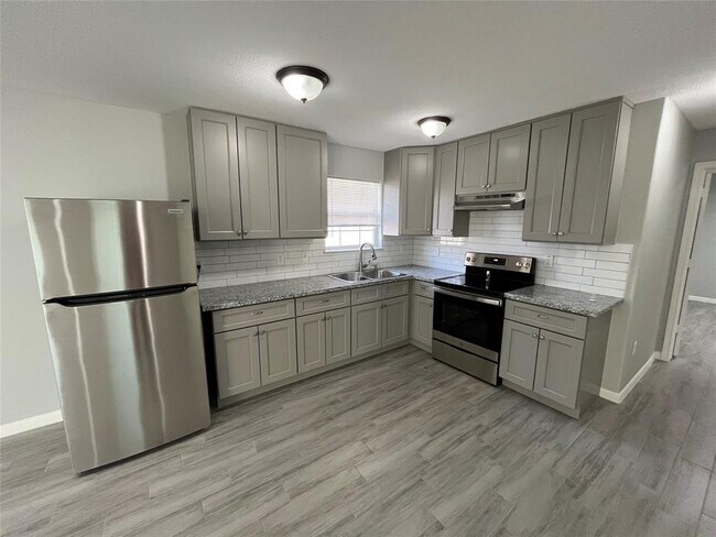 Building Photo - 8117 Richland Dr