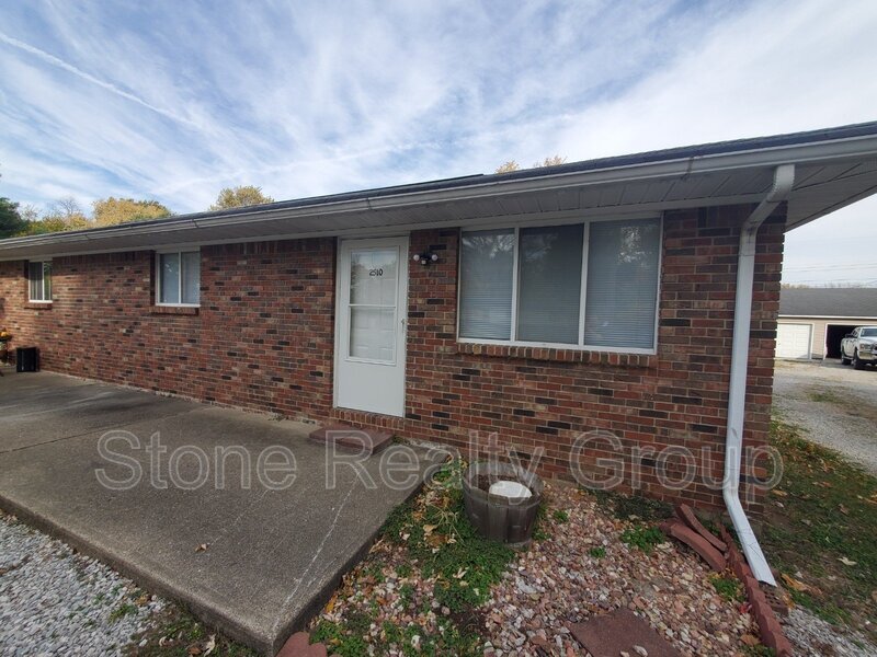 Primary Photo - 2510 E Dexter Ave