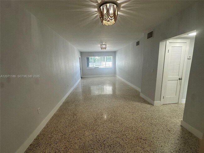 Foto del edificio - 836 81st St