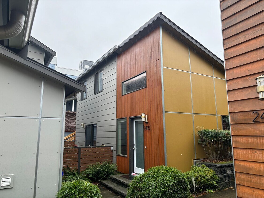 Primary Photo - Contemporay Loft in Judkins Park