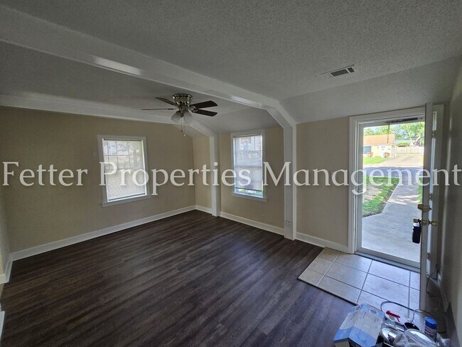 Building Photo - Available Now Don't Miss Out!