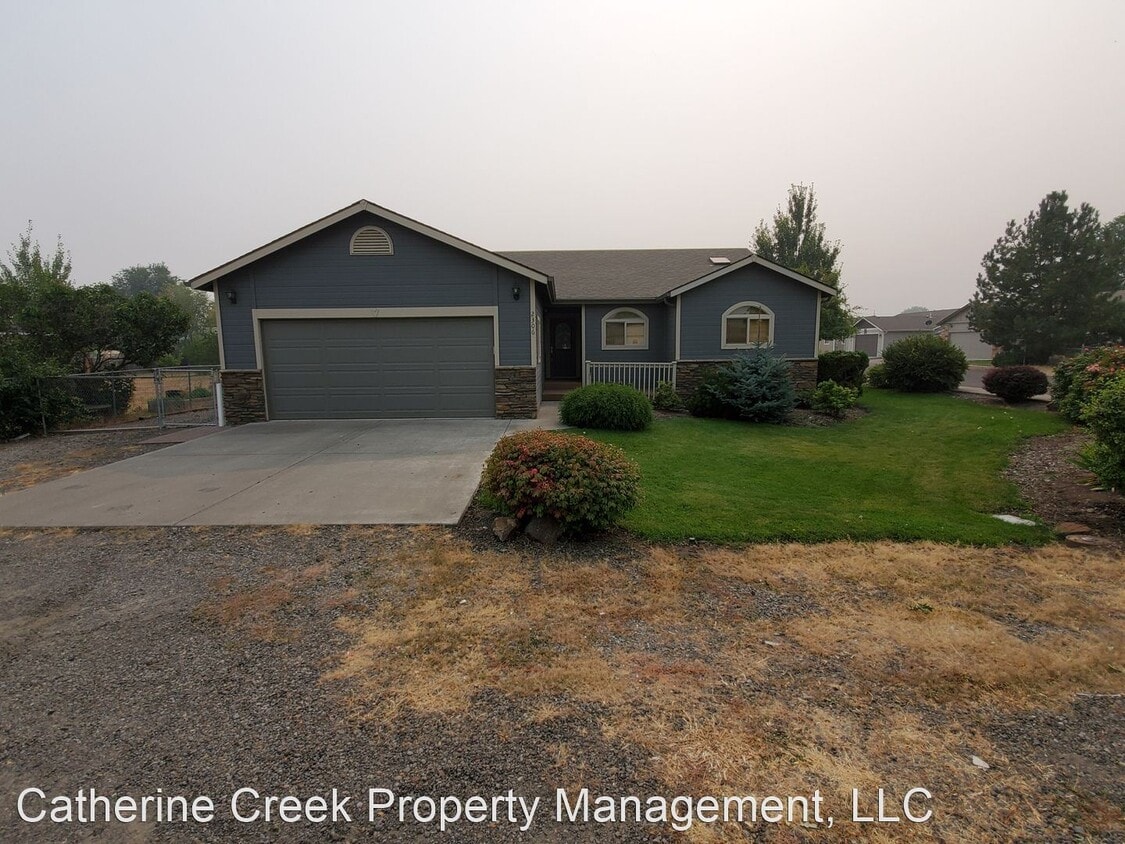 3 br, 2 bath House 2306 E L Avenue House for Rent in La Grande, OR