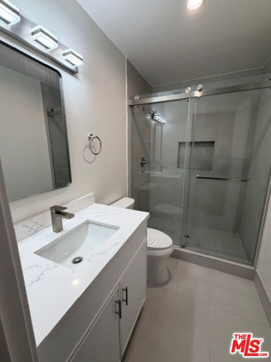 Foto del edificio - 5193-5193 Lindley Ave