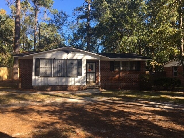 Building Photo - 3 Bedroom / 1 Bath Close to VSU