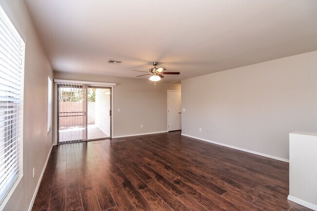 Foto del edificio - 1538 S Danielson Wy