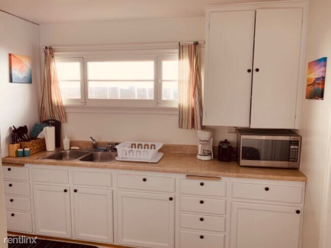 Building Photo - 1 br, 1 bath Apartment - 280 Sunset Drive