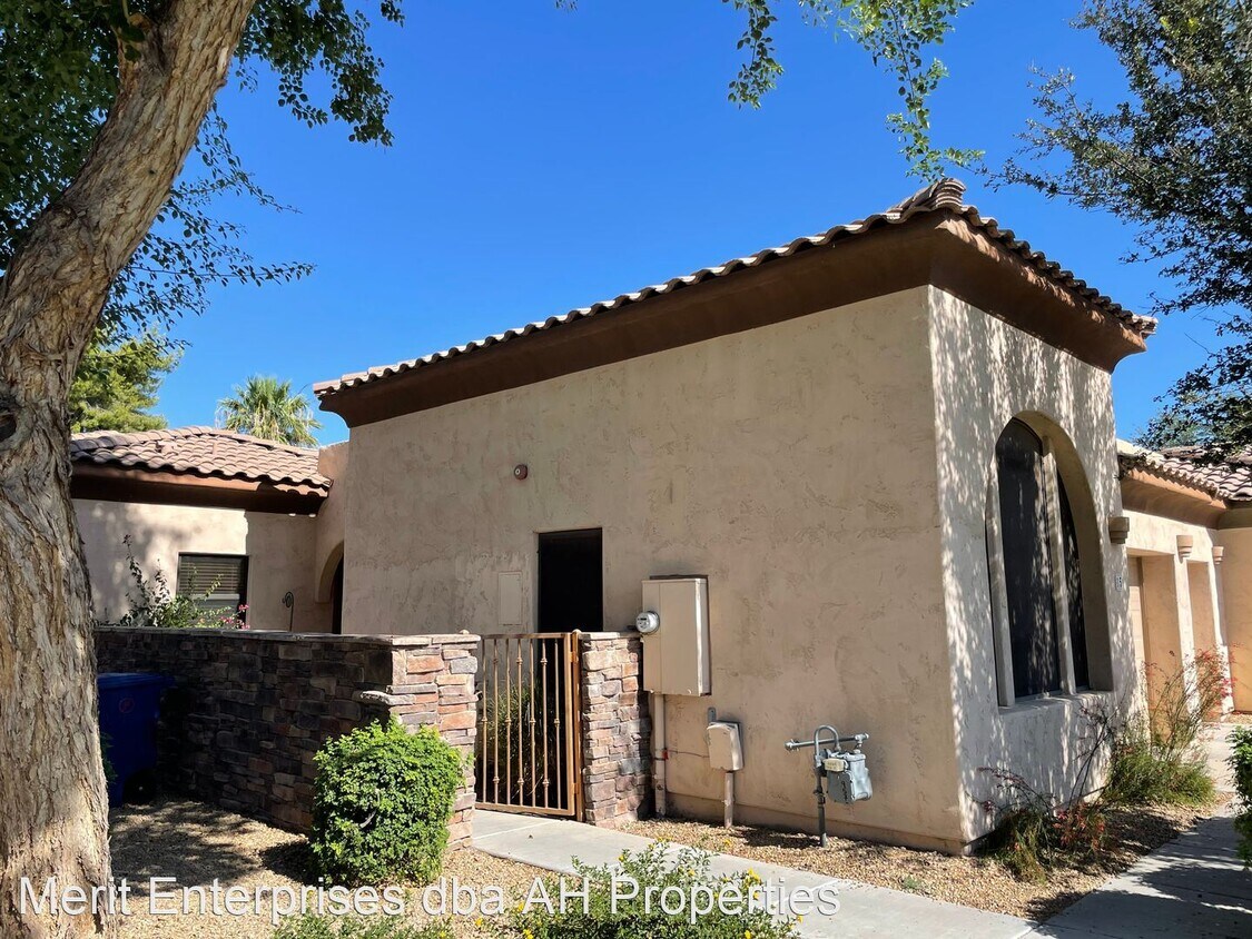 Primary Photo - 3 br, 3 bath House - 150 N LAKEVIEW BLVD #15