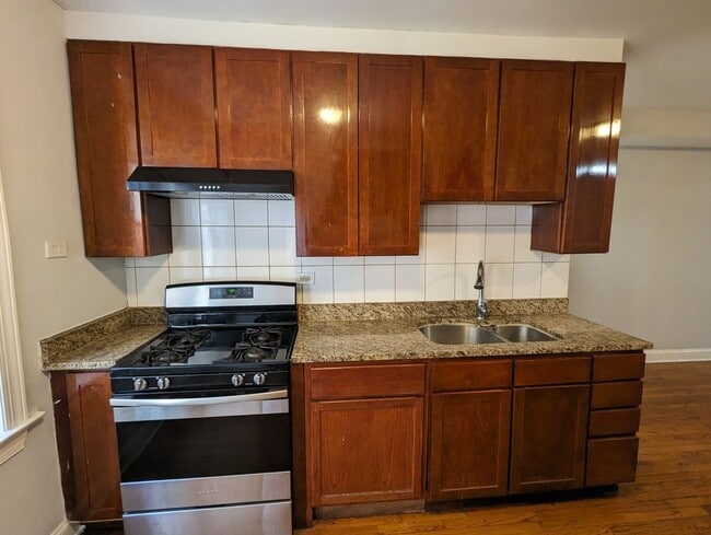 Building Photo - 5027 N Harding Ave