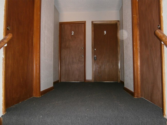 Building Photo - 343 SE 44th St