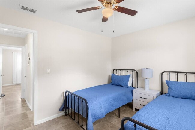 Foto del edificio - 13921 19th St