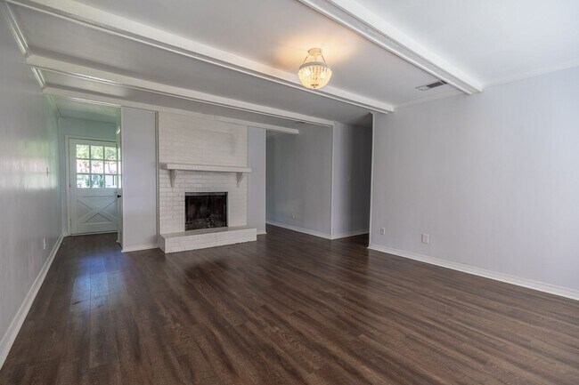 Foto del edificio - 3 Bedroom, 2 bathroom in Fairhope Availabl...