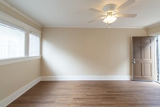 Building Photo - 1460 Gaviota Ave