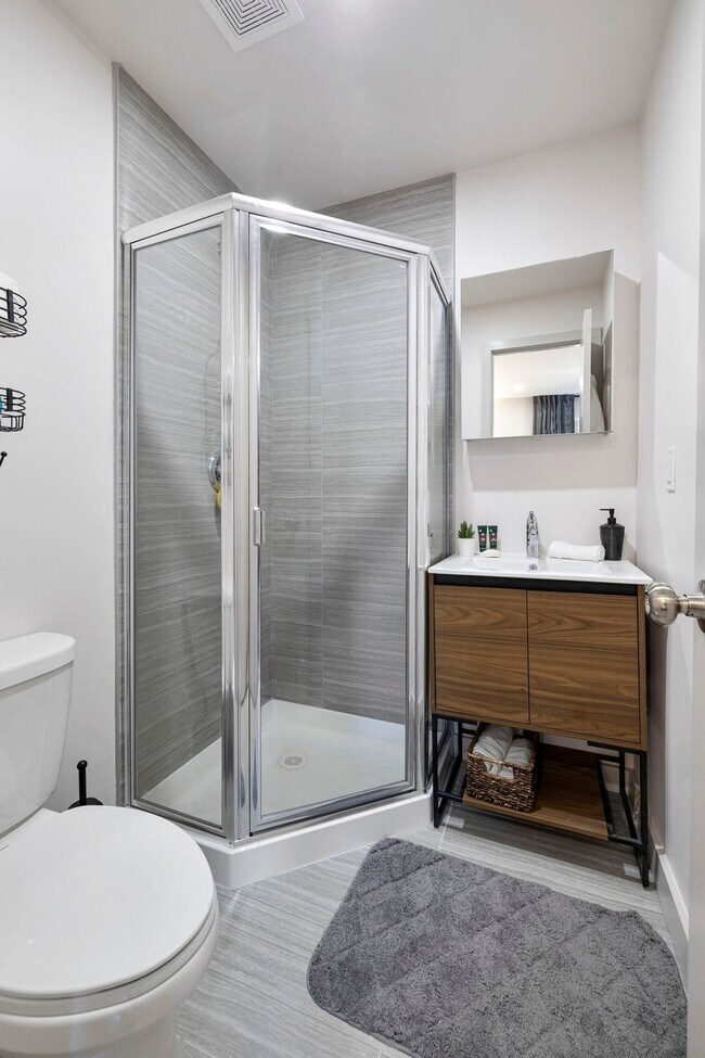 Building Photo - 89 Cottage St