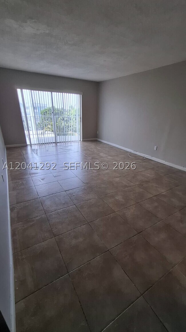 Building Photo - 496 NW 165th St