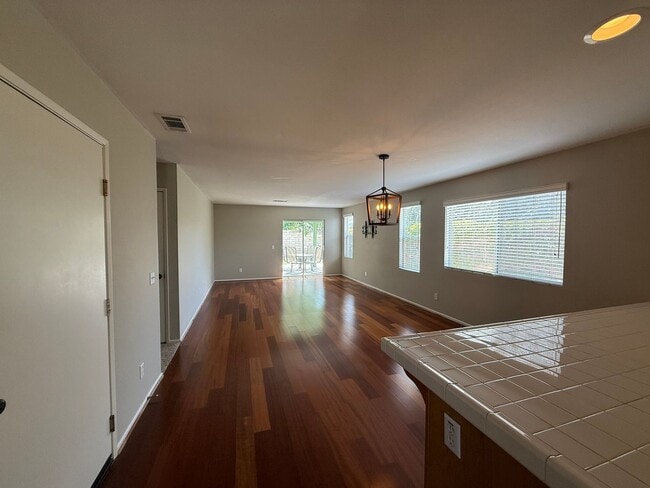 Building Photo - First time rental - quiet Moorpark neighbo...