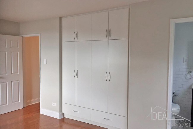 Building Photo - Large 3 bedroom in Heart of Canarsie