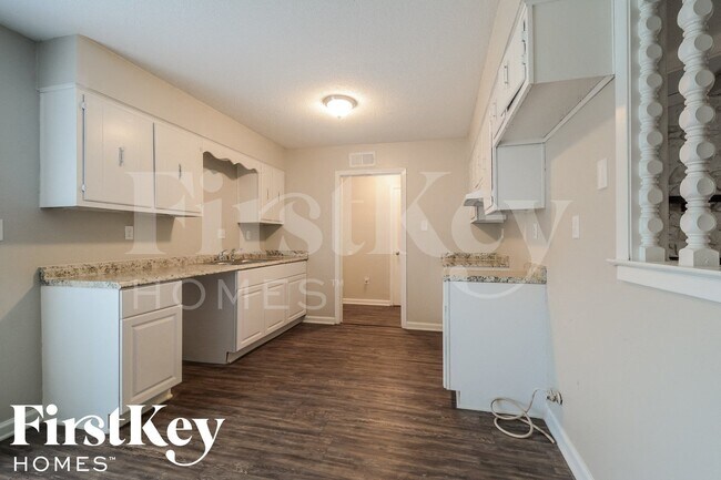 Building Photo - 6030 Elk Grove Rd