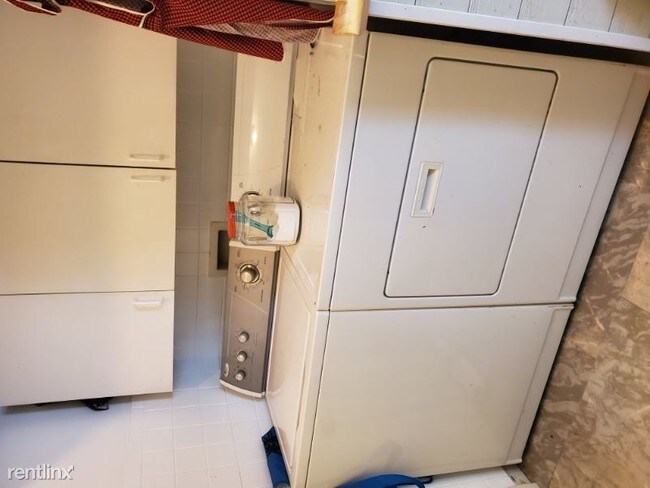 Foto del edificio - 3 br, 1 bath House - 406 Bertha Lane