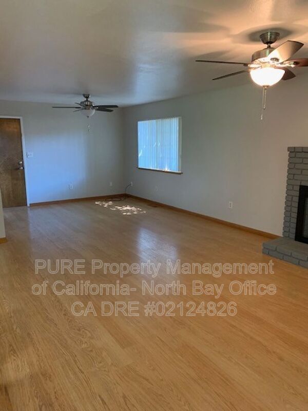 Building Photo - 551 Chablis Ct