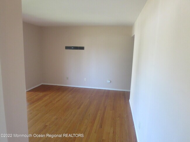 Building Photo - 508 Fox Ave