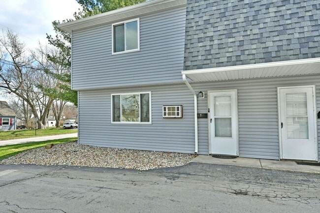 Building Photo - 72-78 S Roanoke