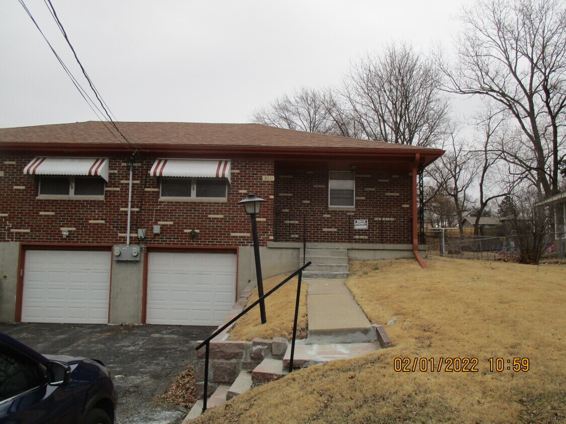 Primary Photo - 3011 N 74 St