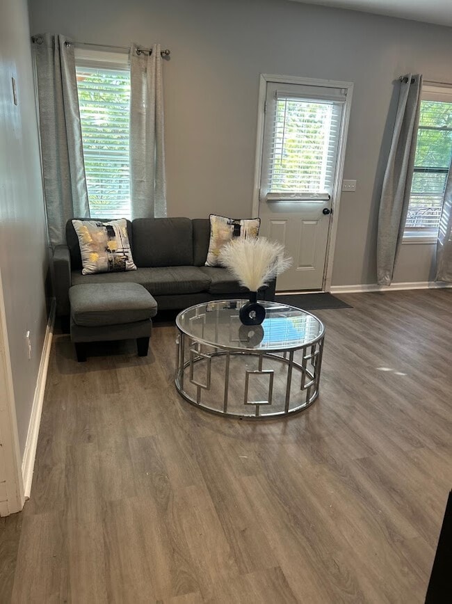 Building Photo - 2602 Glenbrook Ln