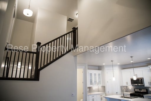 Building Photo - Beautiful Modern Lehi Gateway Townhome