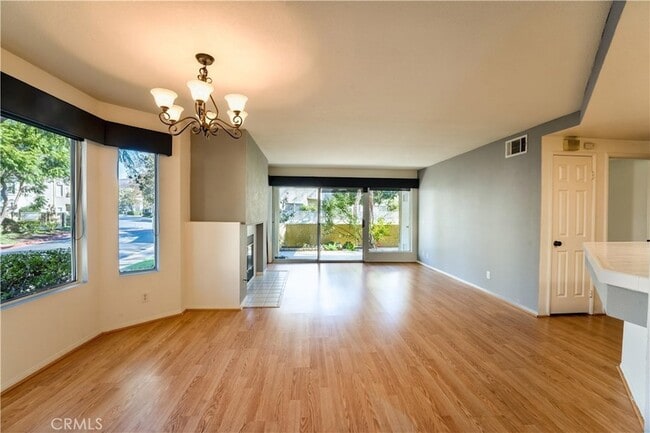 Building Photo - 5992 Paseo Encantada