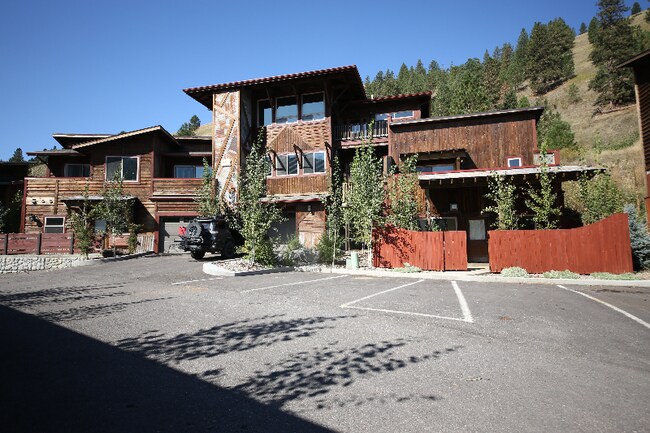 Building Photo - 751 Sun Pillar Loop