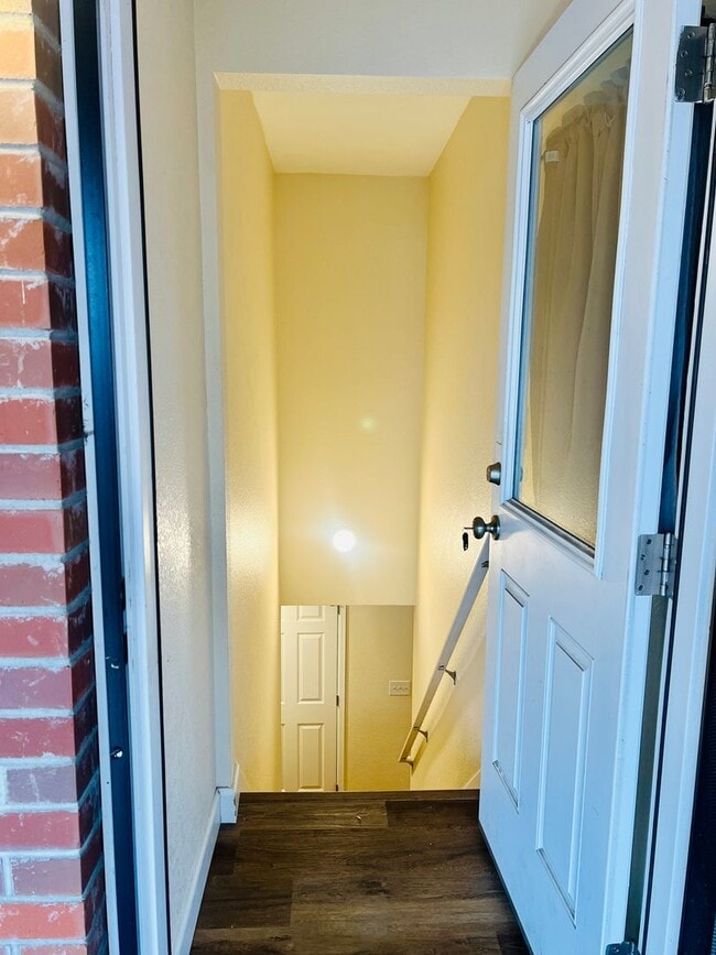 Building Photo - 3 Bed-1 Bathroom Available in Anshutz Medical Center Area - Duplex lower unit