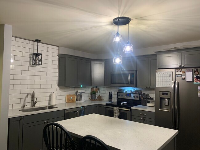 Foto del edificio - 95 Dunlap Dr