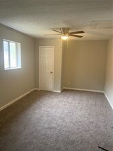 Building Photo - 308 Circle Dr