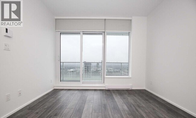 Photo du bâtiment - 4650 Brentwood Blvd