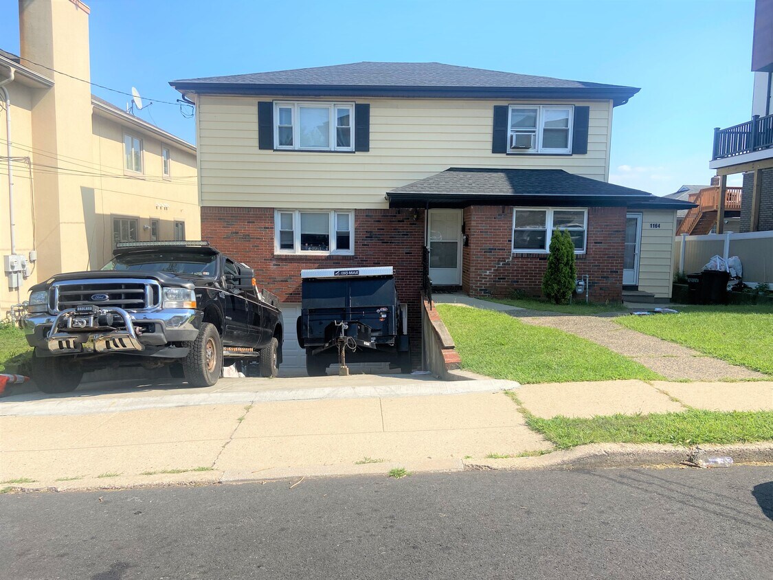 1164 14th St Unit 1st Floor, Fort Lee, NJ 07024 Apartments in Fort