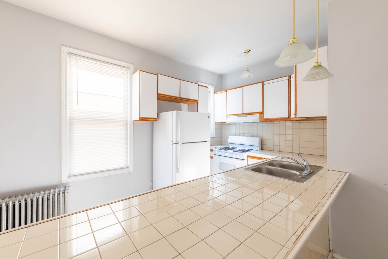 Primary Photo - 5025 W 31st St