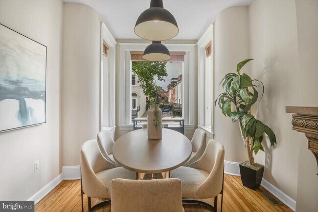 Foto del edificio - 908 Westminster St NW