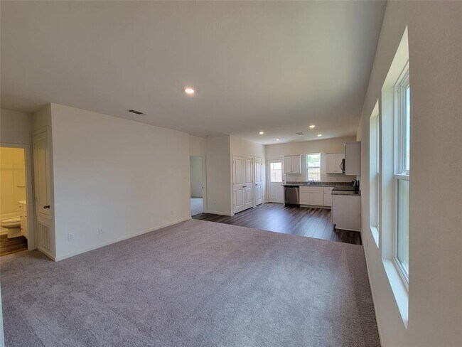 Foto del edificio - 615 Edge Lake Ct