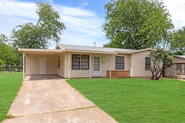 Building Photo - 4713 Laverda Dr