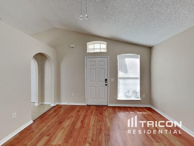 Foto del edificio - 13714 Gentle Woods Ave