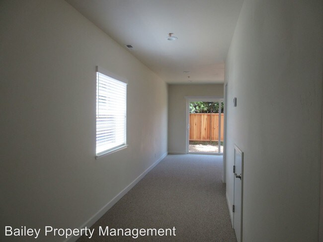 Building Photo - 108 Santa Maria Pl
