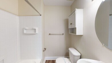 Interior Photo - The Commons at Windsor Gardens