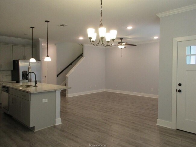 Foto del edificio - 2110 Crescent Pointe Pkwy