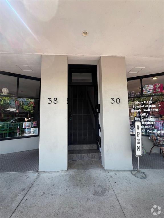 Building Photo - 32 E Magnolia Ave