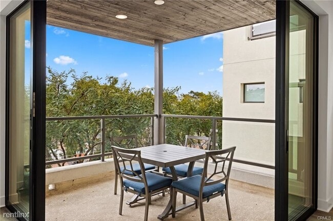 Building Photo - 4 br, 3.5 bath House - 26368 Paseo Sillin