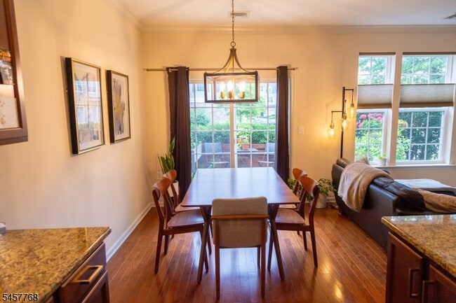 Foto del edificio - 501 Lopez Ln